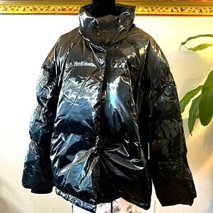 Rivir Cropped Puffer Jacket Size Medium NWOT Black Nylon